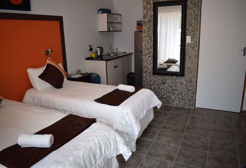 پانسیون Oppi Hoek Guest House