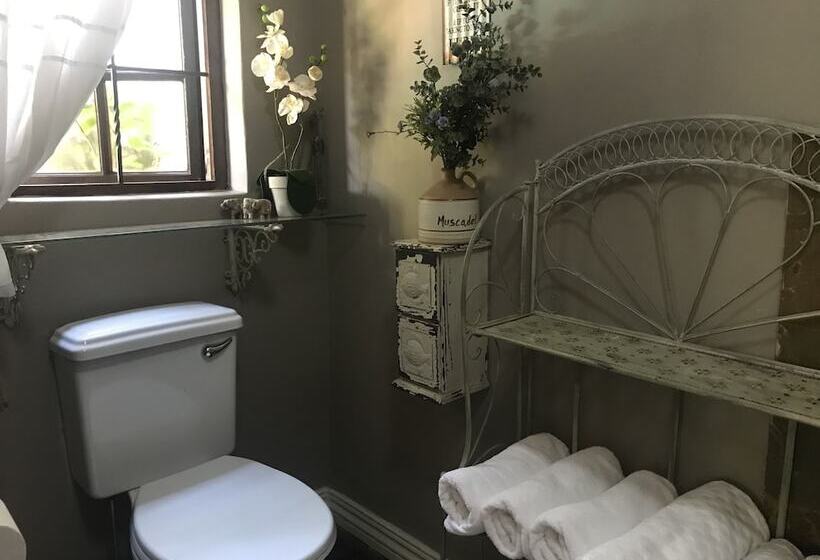 Waterhouse Guest Lodge In Waterkloof