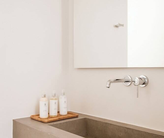 هتل Néro Luxury Suites