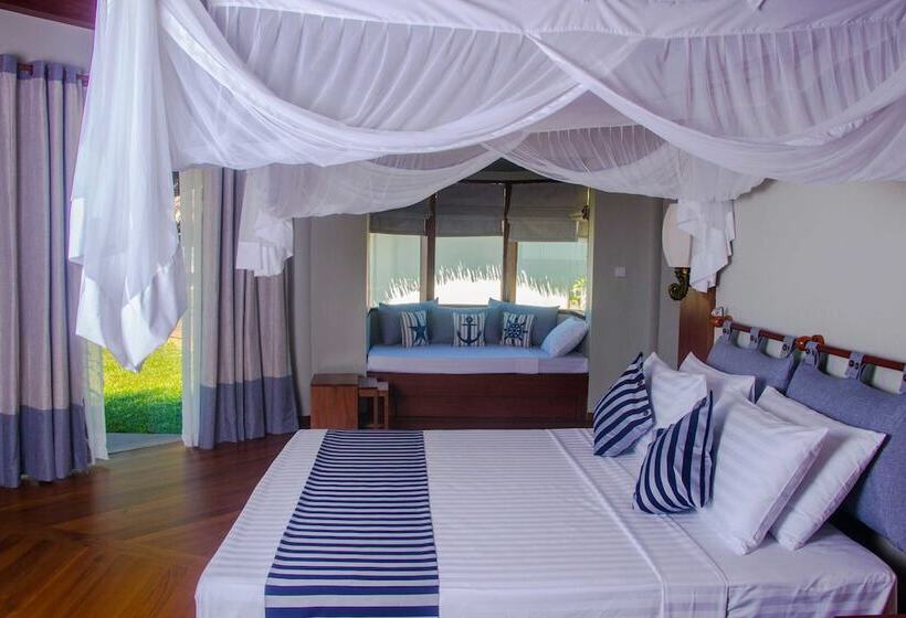 هتل Pristine Mermaid Resort