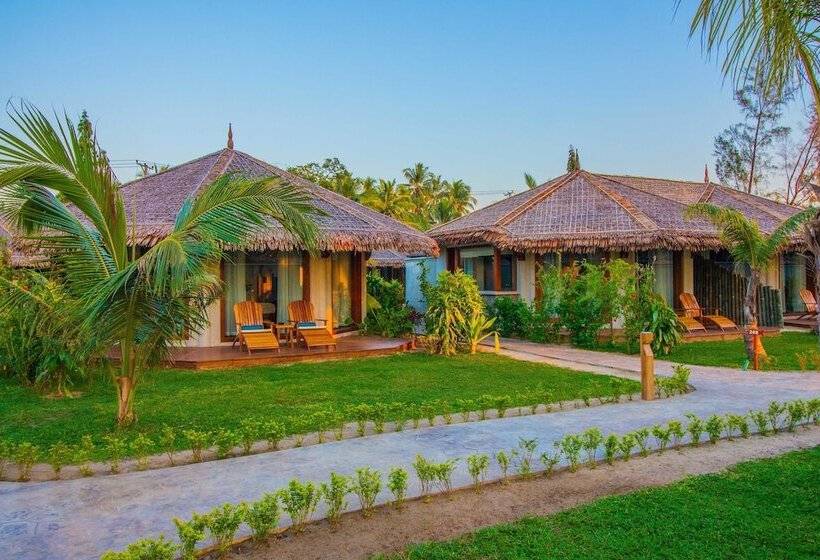 هتل Pristine Mermaid Resort