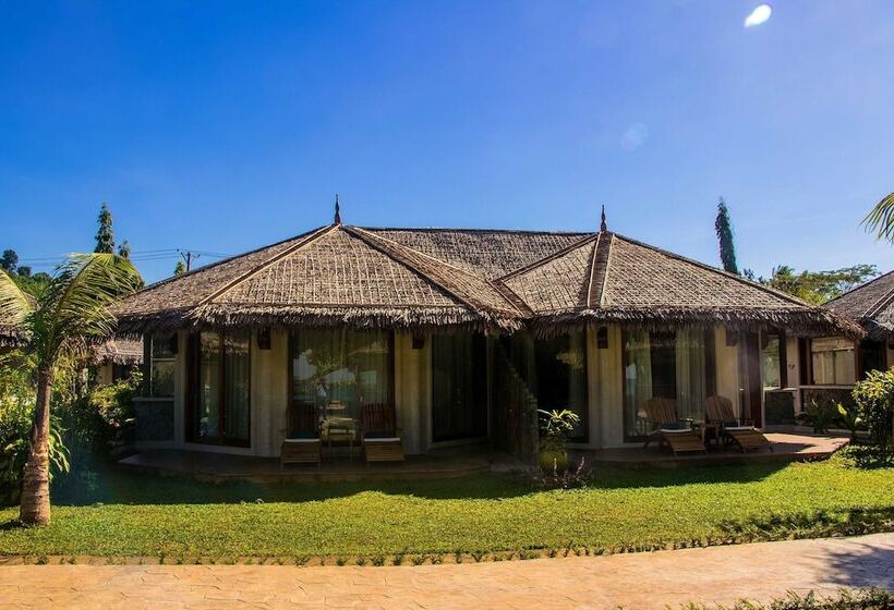 هتل Pristine Mermaid Resort