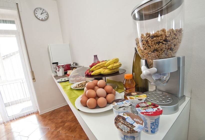 تختخواب و صبحانه Verona Maison