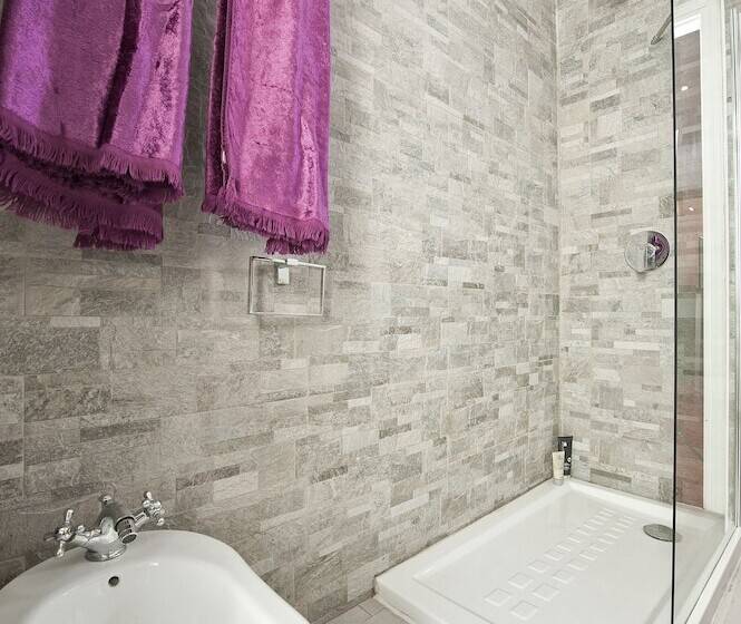 تختخواب و صبحانه Verona Maison