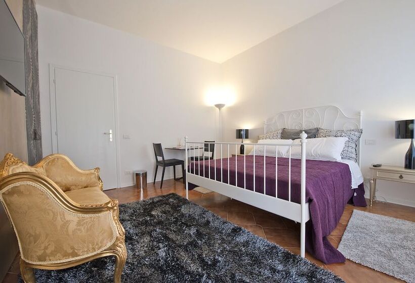 تختخواب و صبحانه Verona Maison