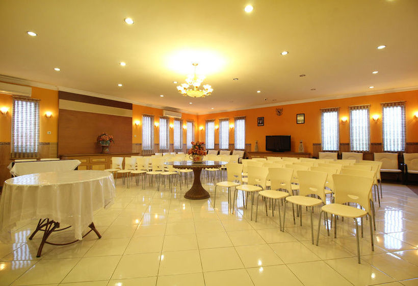 فندق Airy Alun Alun Mastrip 56 Blitar