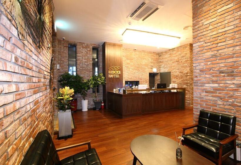 Fotos del hotel Bricks:  3