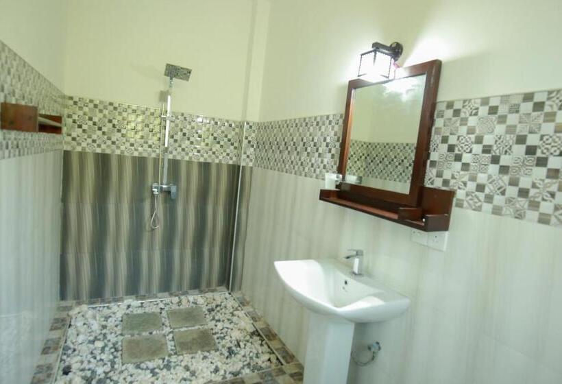 Hotel Eco Square Resort