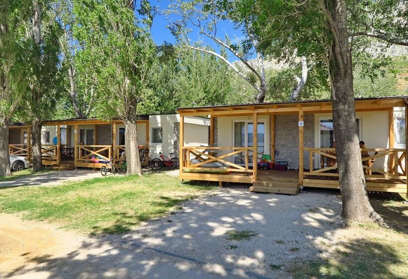 هتل Mobile Homes Camp Galeb
