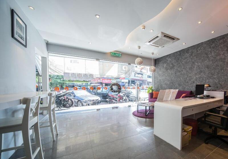 هتل Orange Premier Taman Segar