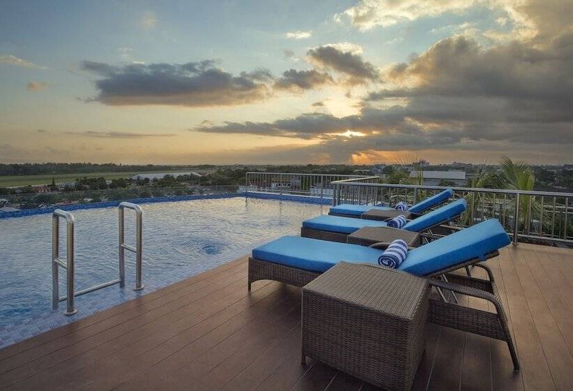 Platinum Adisucipto Hotel & Conference Center