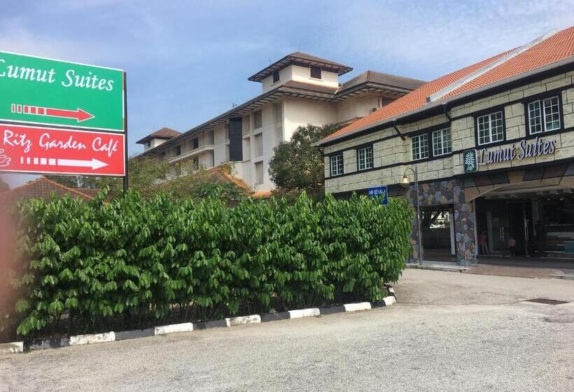 هتل Lumut Suites