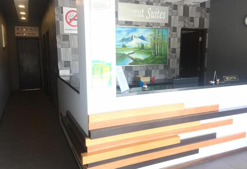هتل Lumut Suites