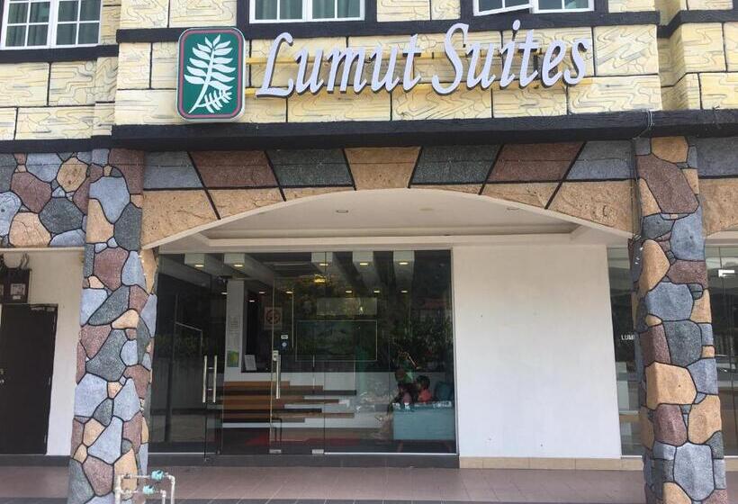 هتل Lumut Suites