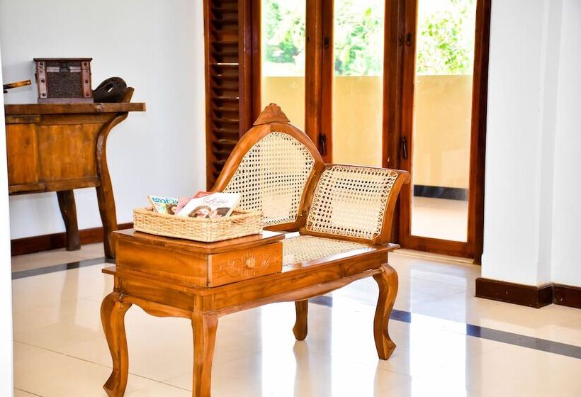 Hotel Sri Kandyan Bungalow