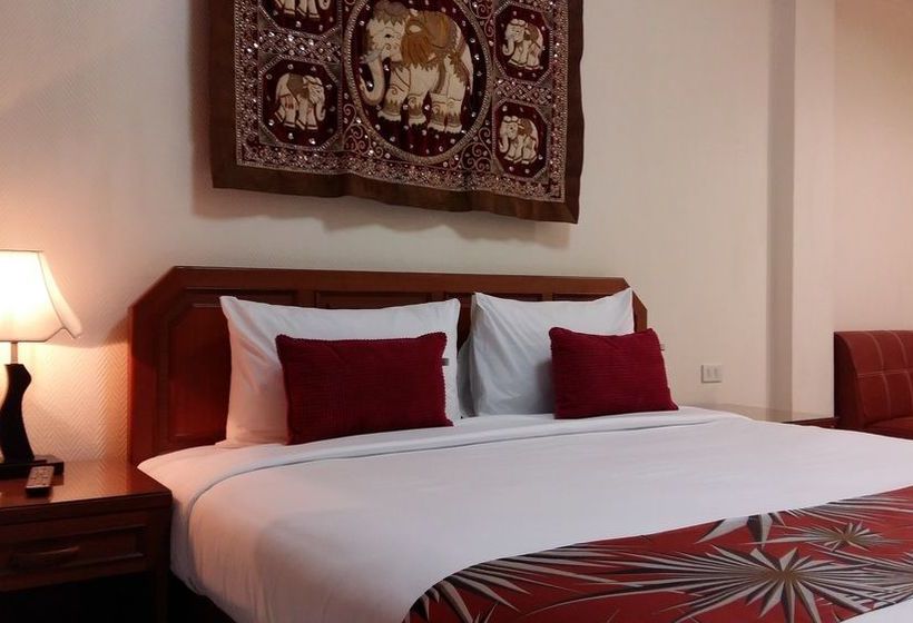 هتل The Chillax Pattaya