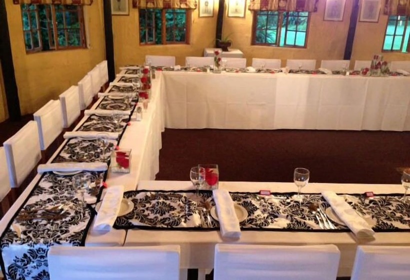 פנסיון Battlefields Country Lodge