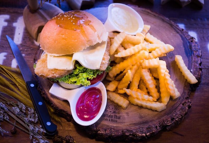 膳宿费 Buffalo Thai Cafe & Bistro
