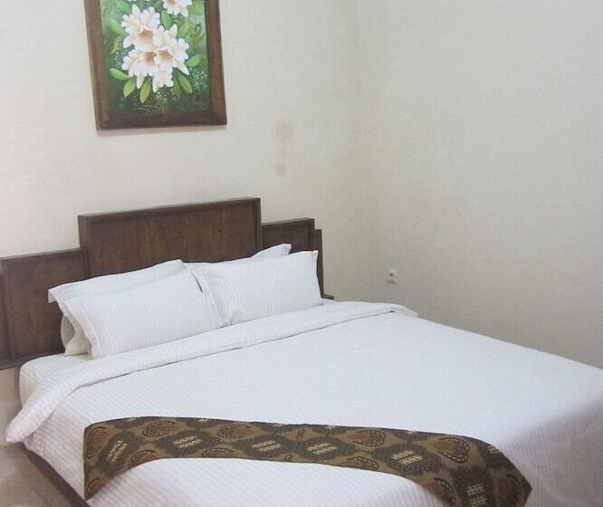 پانسیون Larasati Guest House