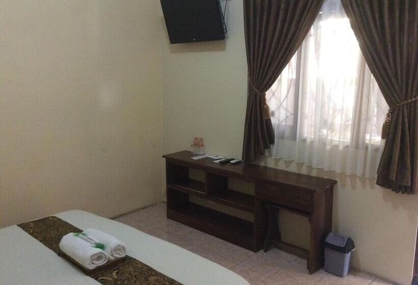 پانسیون Larasati Guest House
