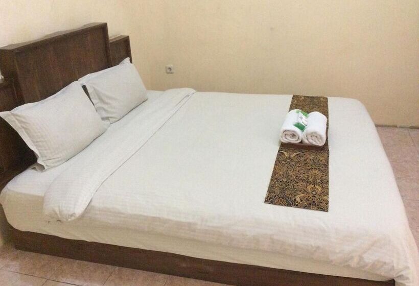 پانسیون Larasati Guest House