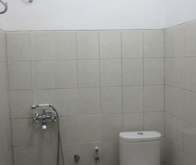 پانسیون Larasati Guest House