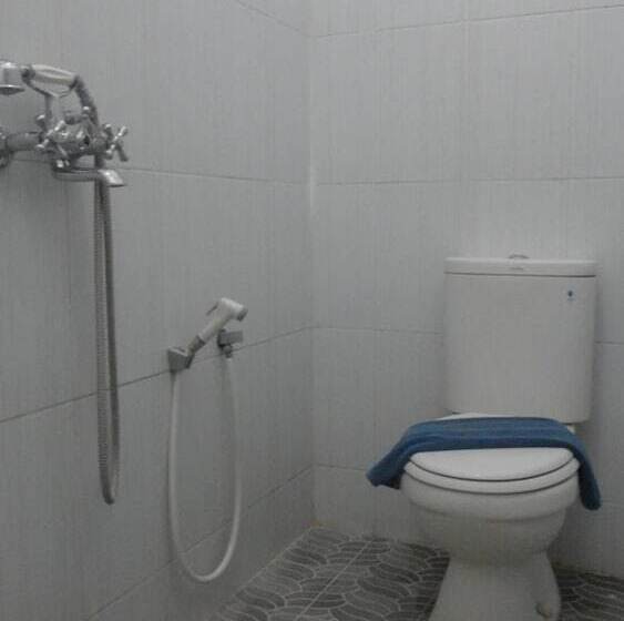 پانسیون Larasati Guest House