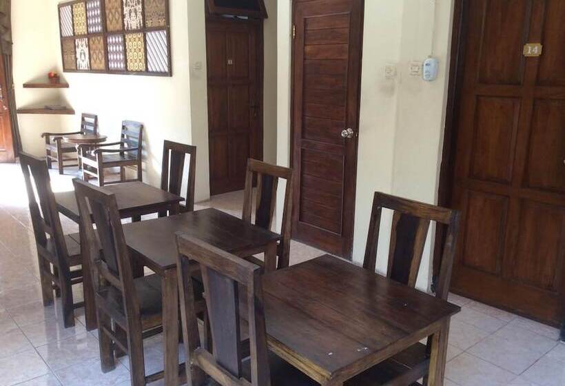پانسیون Larasati Guest House
