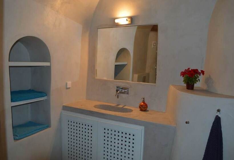 Pyrgos Old Winery Villa