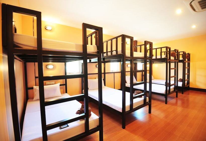 Twin Palms Hostel Phi Phi