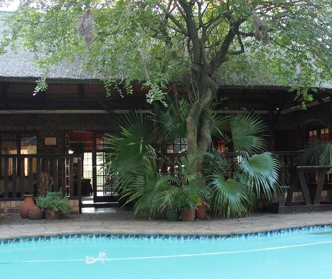تختخواب و صبحانه La Mer Lodge