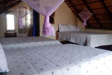 هتل Liya Lodge And Campsite