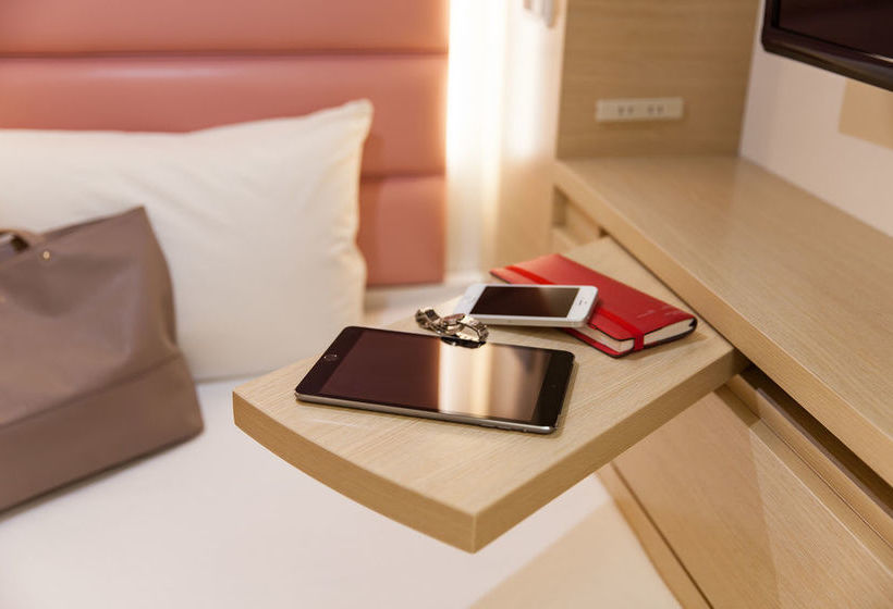 فندق Y's Cabin Yokohama Kannai