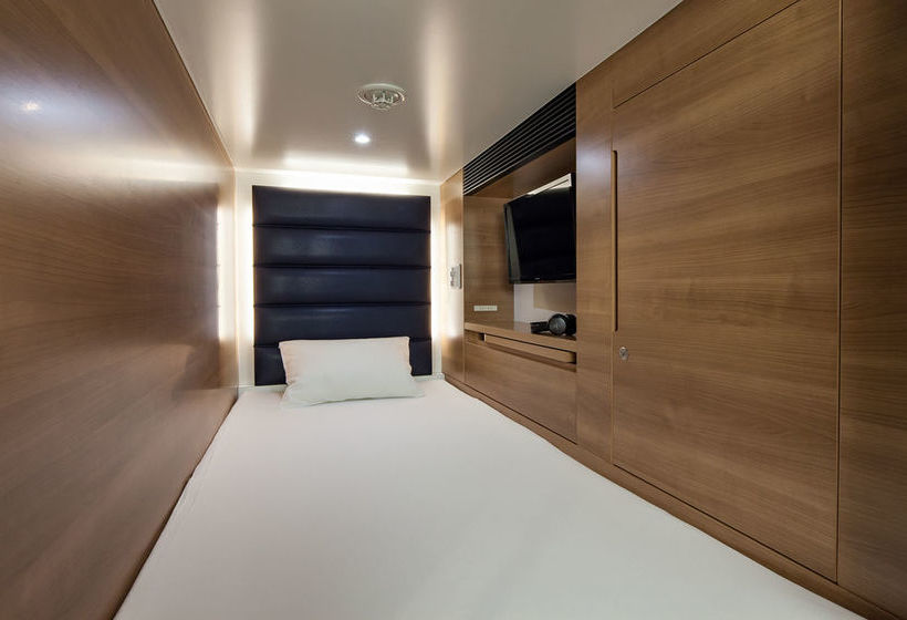 فندق Y's Cabin Yokohama Kannai