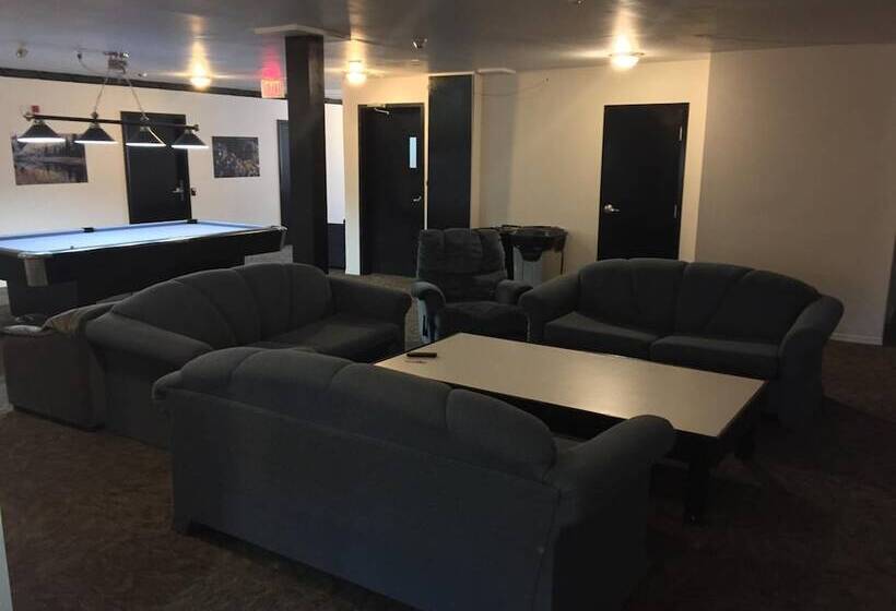 Invermere Hostel