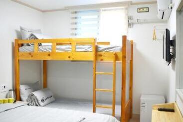 پانسیون 24 Guesthouse Suncheon
