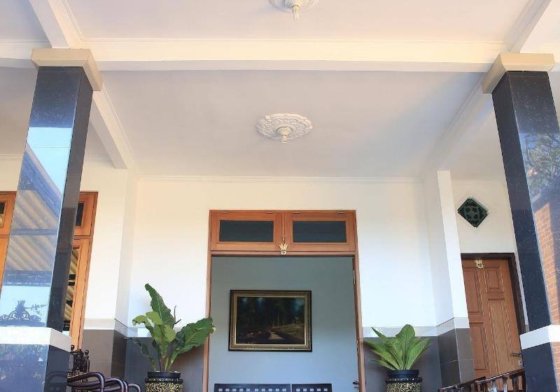 پانسیون Puri Kusuma Guest House