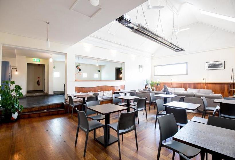 هاستل The Nook Backpackers