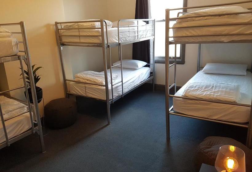 هاستل The Nook Backpackers