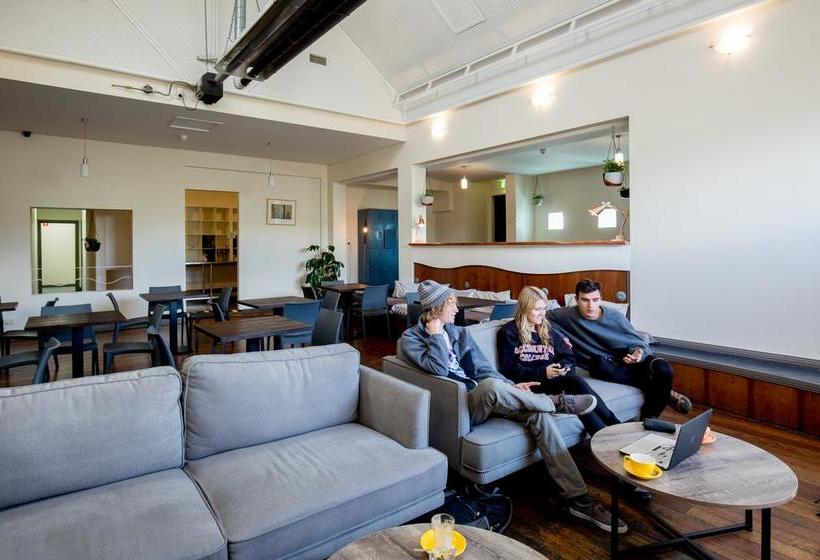 هاستل The Nook Backpackers