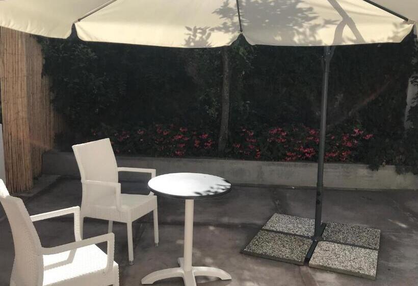 مسافرخانه Victoria Place