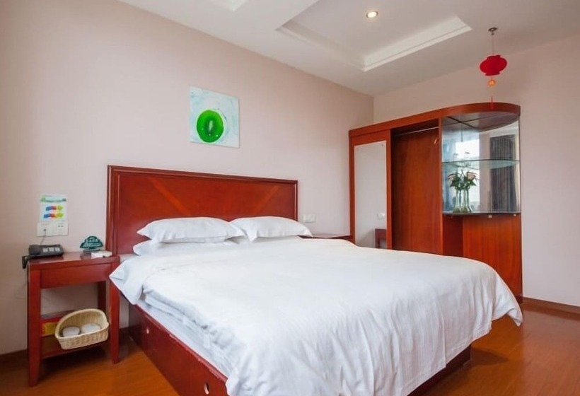 호텔 Greentree Inn Rugao Bus Station