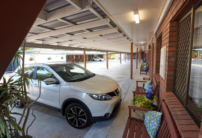 هتل Ruthven Street Motor Inn