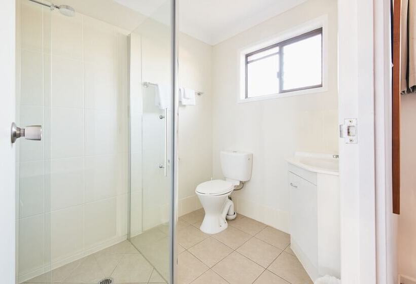 هتل Ruthven Street Motor Inn