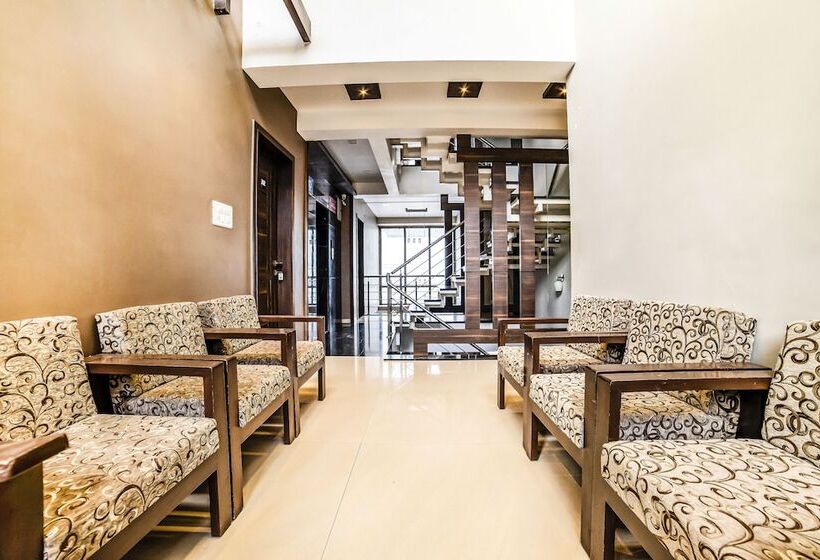 בית מלון כפרי Treebo Sumati Baner