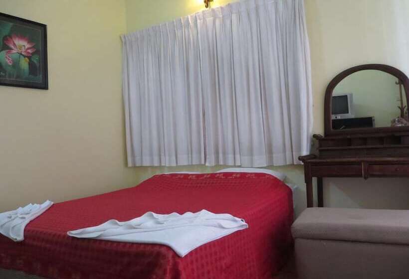 پانسیون Goldie Guesthouse