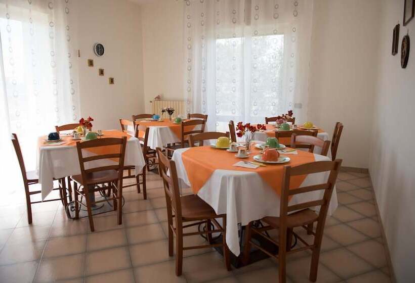 تختخواب و صبحانه Area Domus