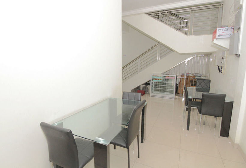 Hotel Airy Pecinan Kalikuping Utara 243 Semarang