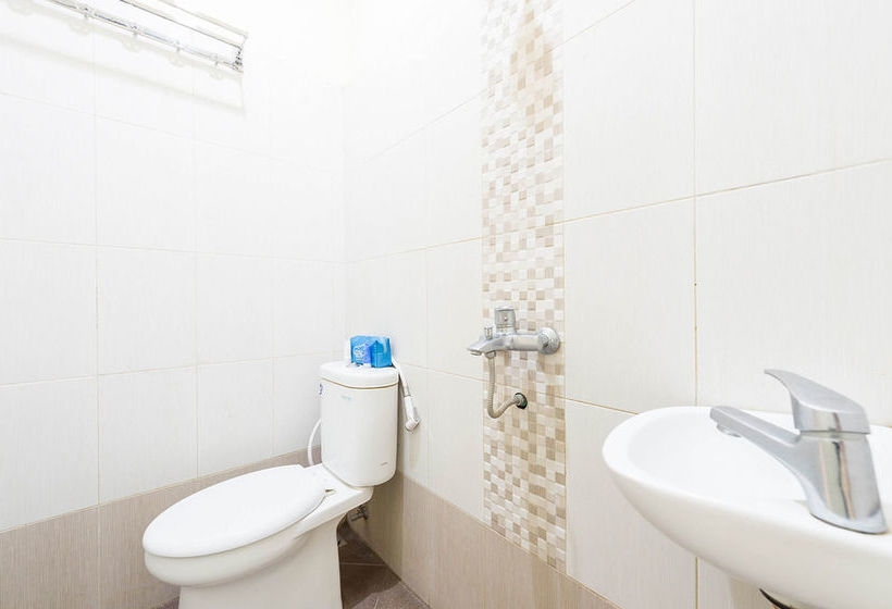 Hotel Airy Syariah Klojen Pasar Besar Square 124 Malang