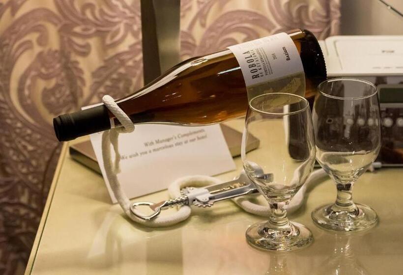 هتل Fiscardonna Luxury Suites